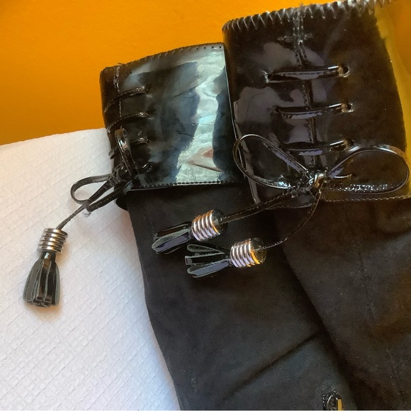 BCBGirls black synthetic with patent leather high heel tassel boots size 7.5 - Picture 6 of 9